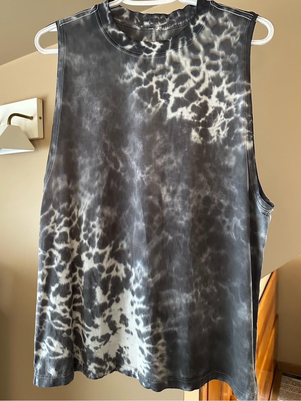 Sleeveless Tie-Dye Tank Top - Black & White